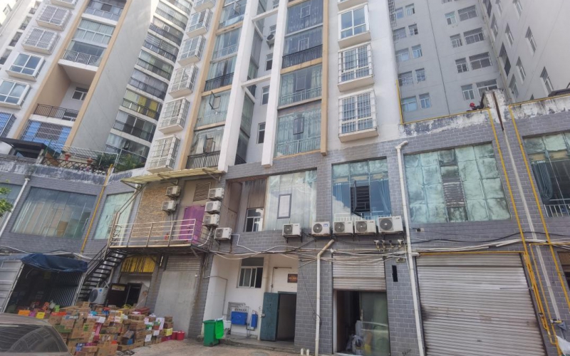 貴州省機(jī)關(guān)事務(wù)管理局國有資產(chǎn)管理服務(wù)中心安順市平壩區(qū)夏云鎮(zhèn)紫金名門4幢4單元9層1號房屋招租